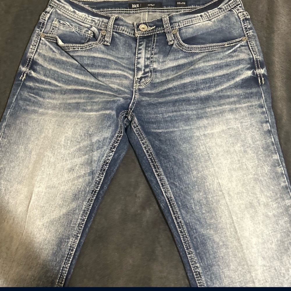 Buckle jeans
